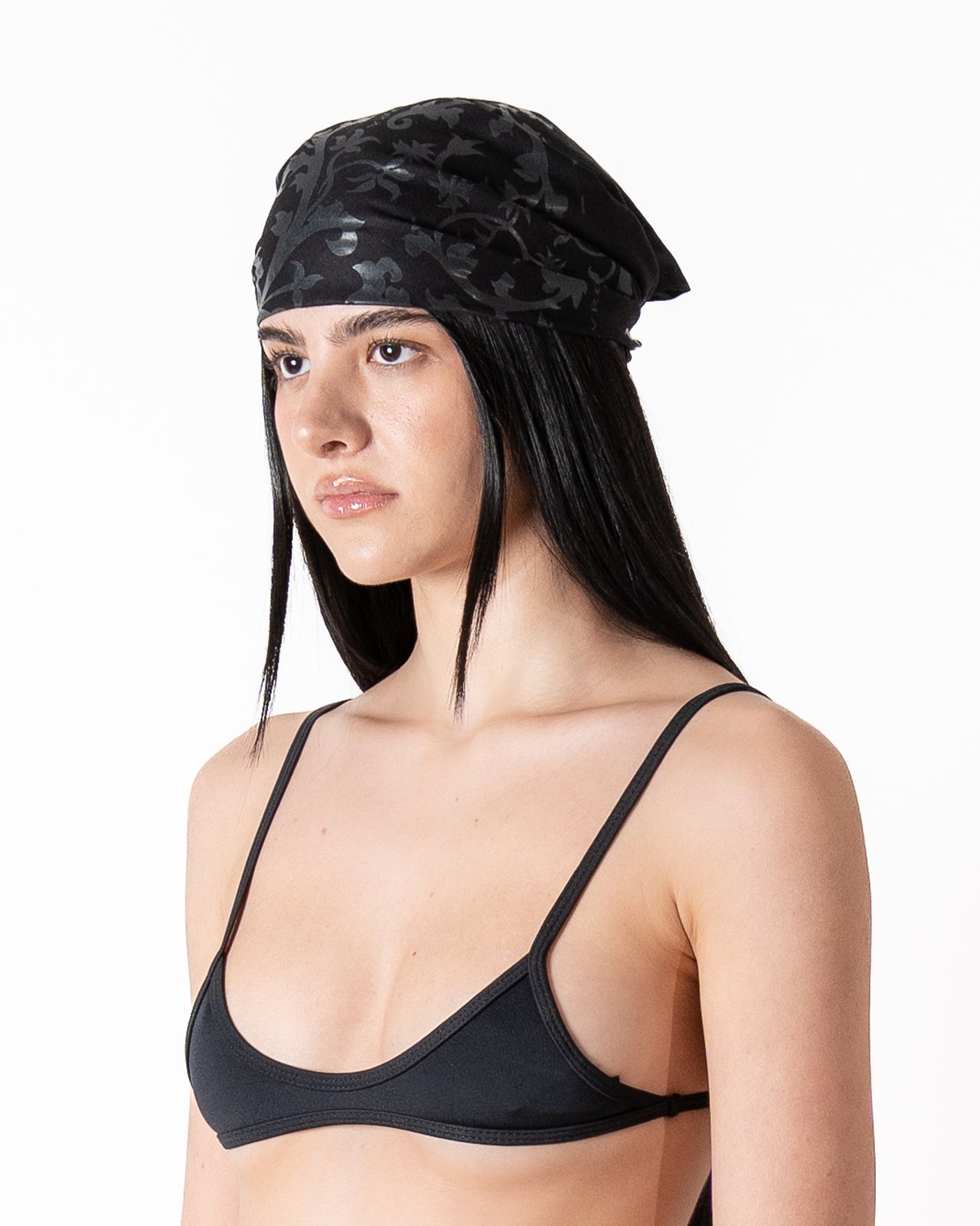 GLOSSY PRINTED BANDANA IN BLACK