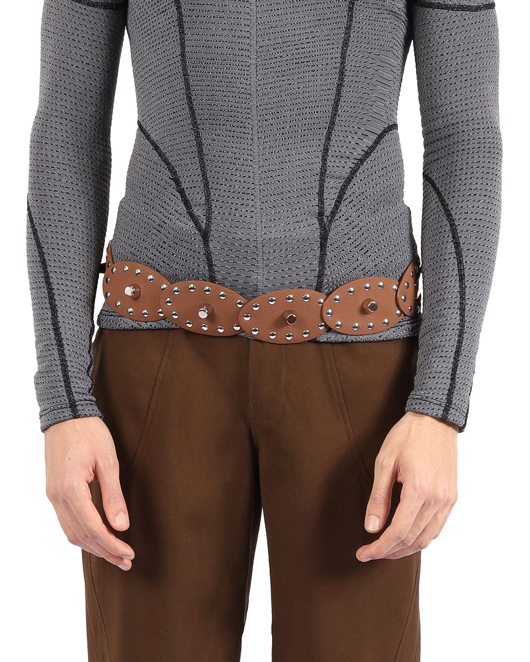 STUDDED OVAL BELT IN CARAMEL