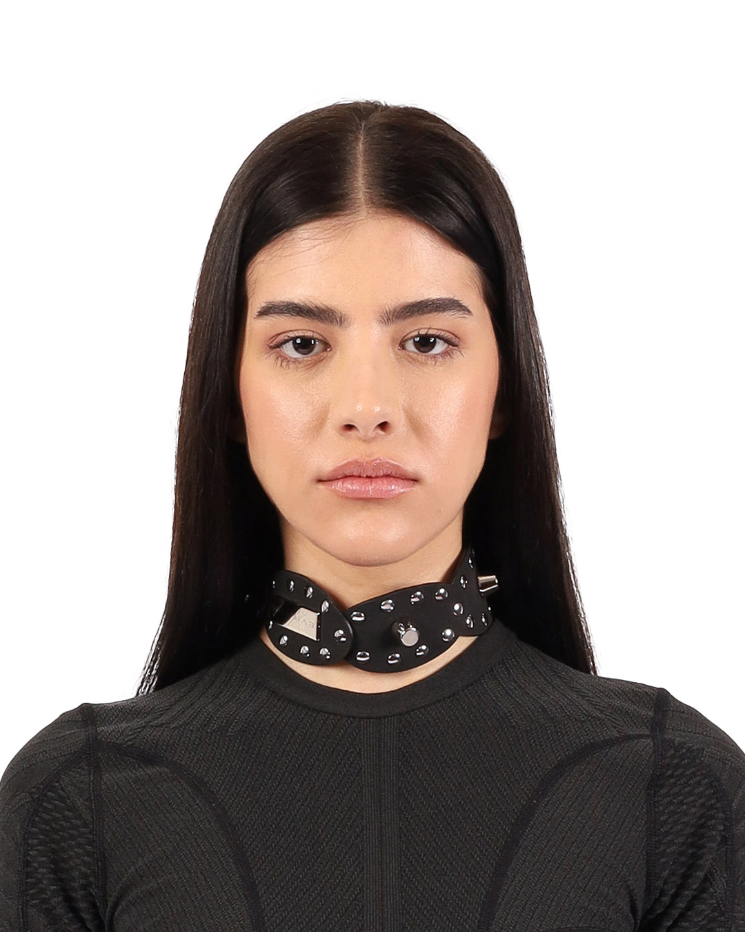 STUDDED OVAL CHOCKER IN BLACK