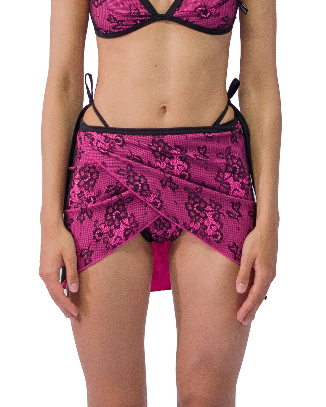 LACE PAREO IN MAGENTA BLACK